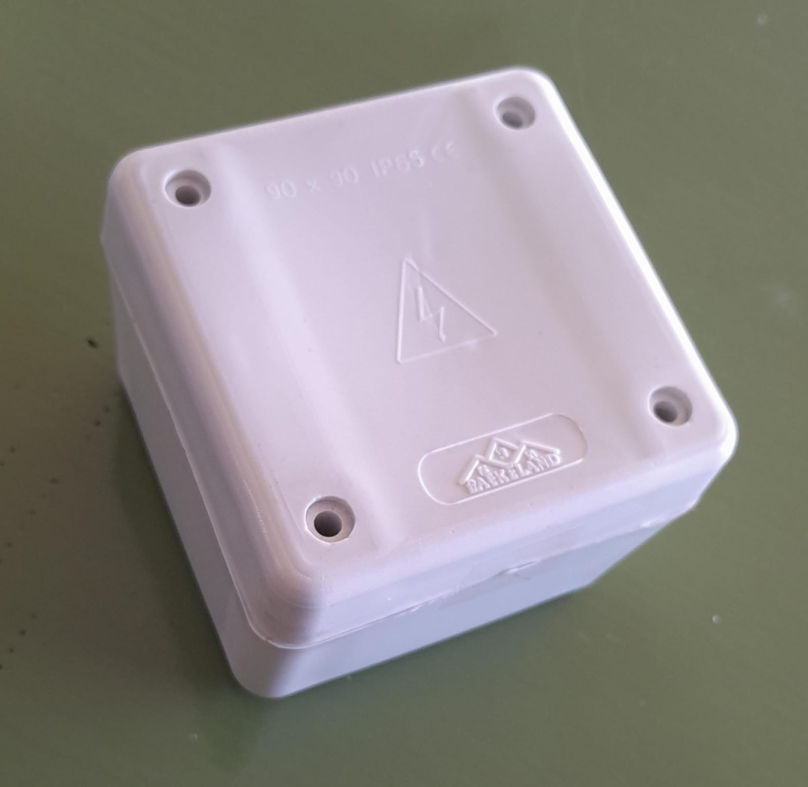 CAJA ESTANCA PLASTICO 90X90X75mm BAKELAND