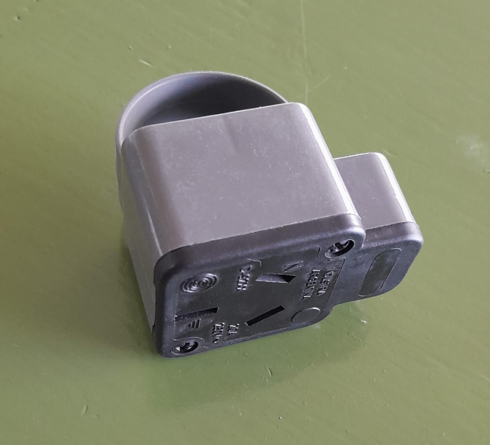 FICHA HEMBRA C/MANIJA 20A TAAD