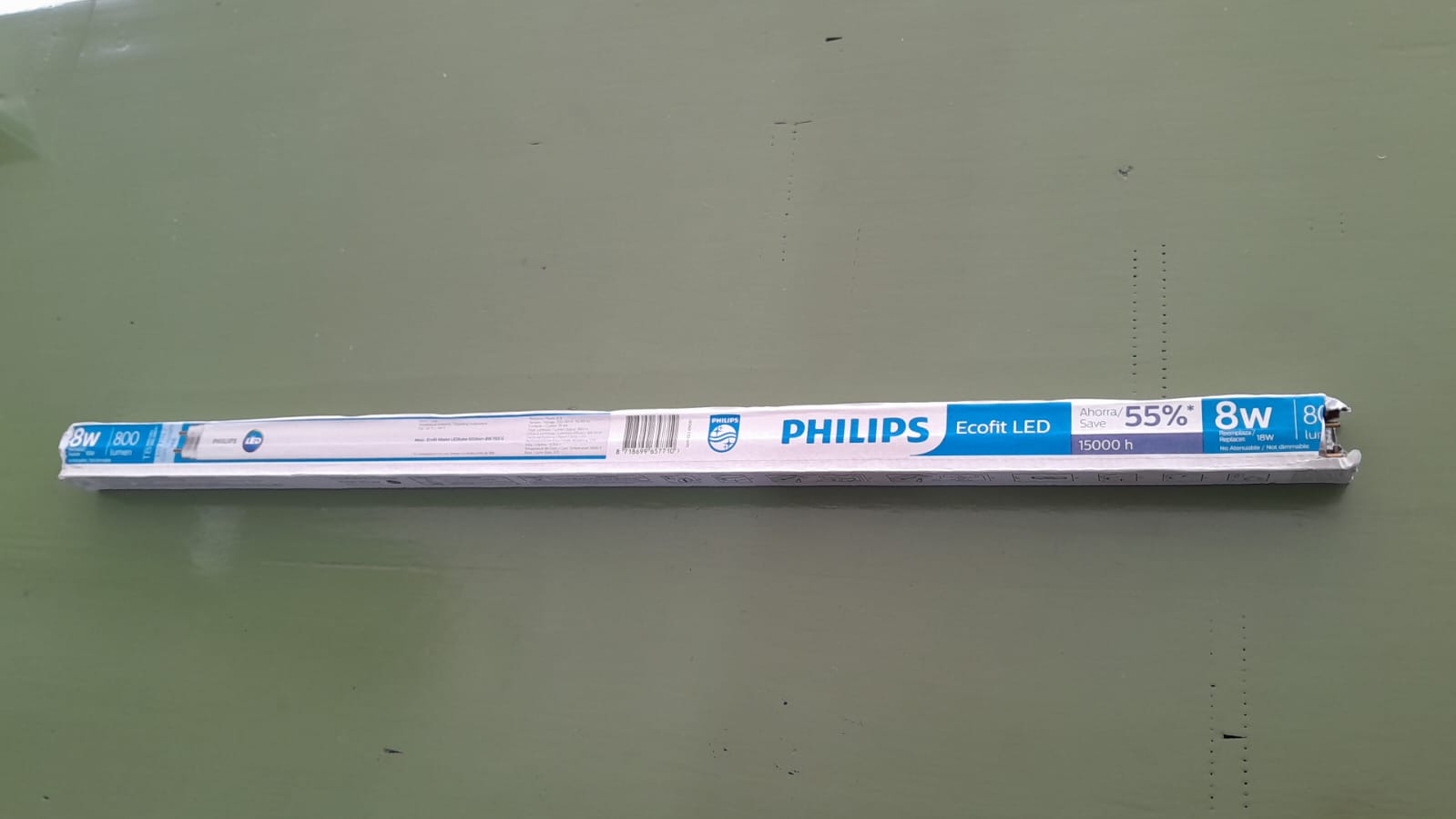 TUBO LED 8W LUZ FRIA PHILLIPS