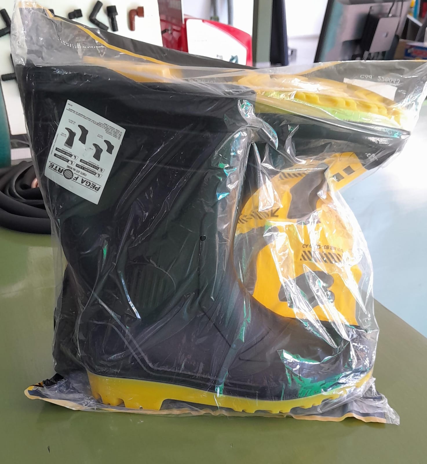 BOTA LLUVIA PEGA FORTE Nº44