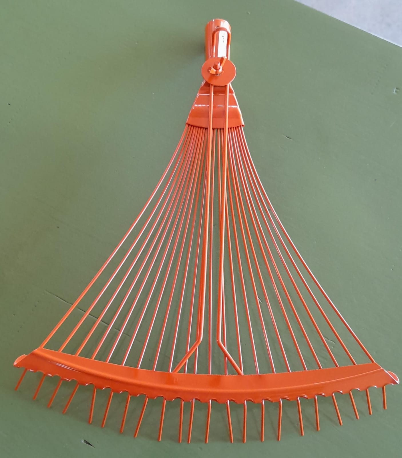 ESCOBA REGULABLE METAL GARDEX