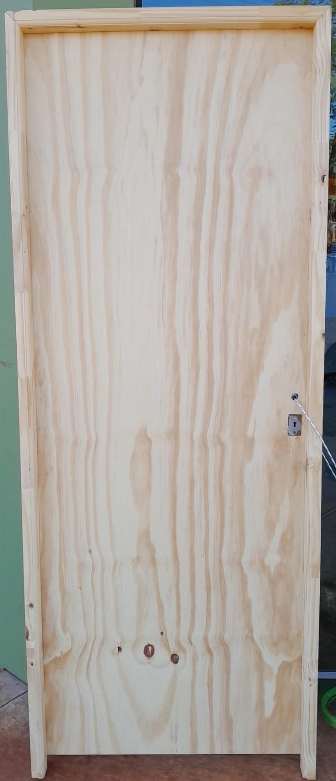 PUERTA PLACA PINO PRIMERA CALIDAD 70cm