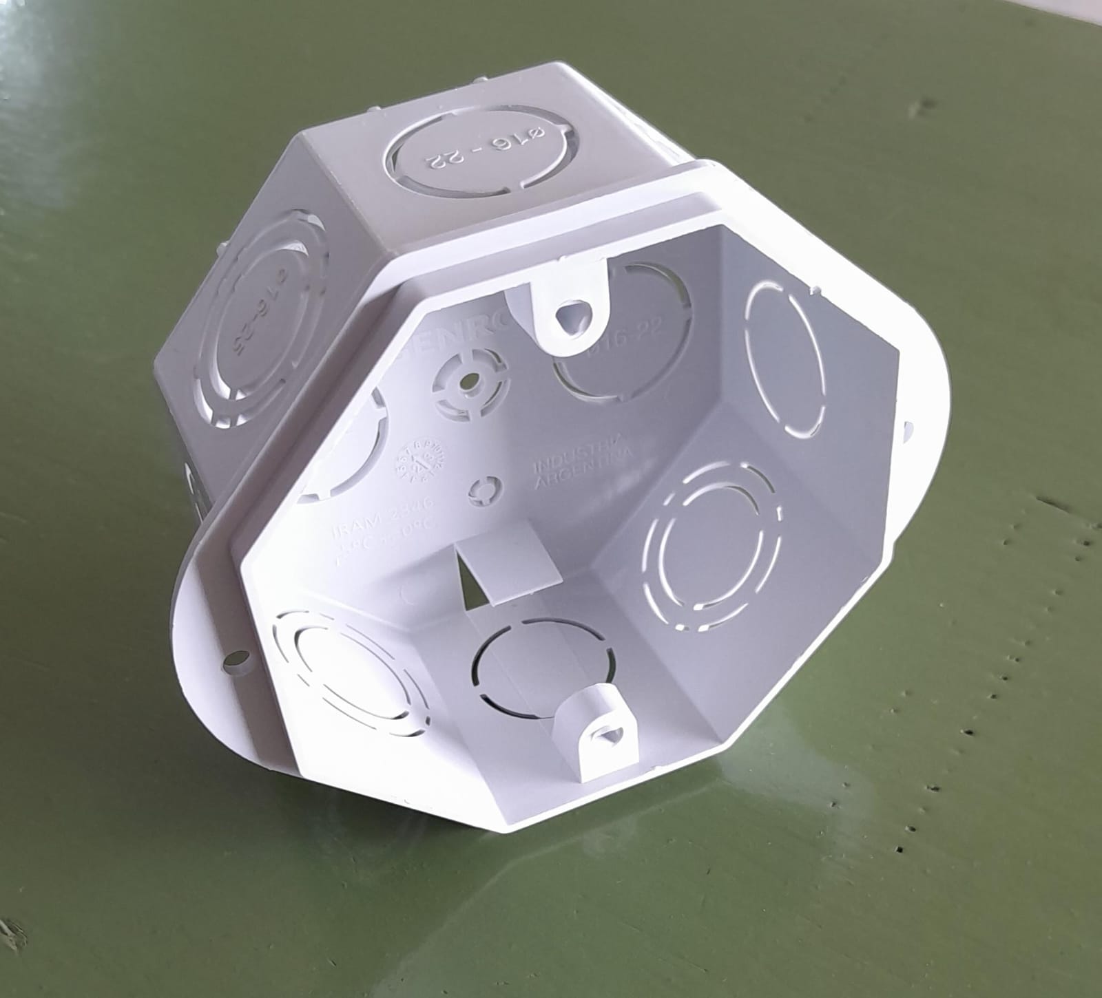 CAJA EMBUTIR OCTOGONAL CHICA PVC GENROD