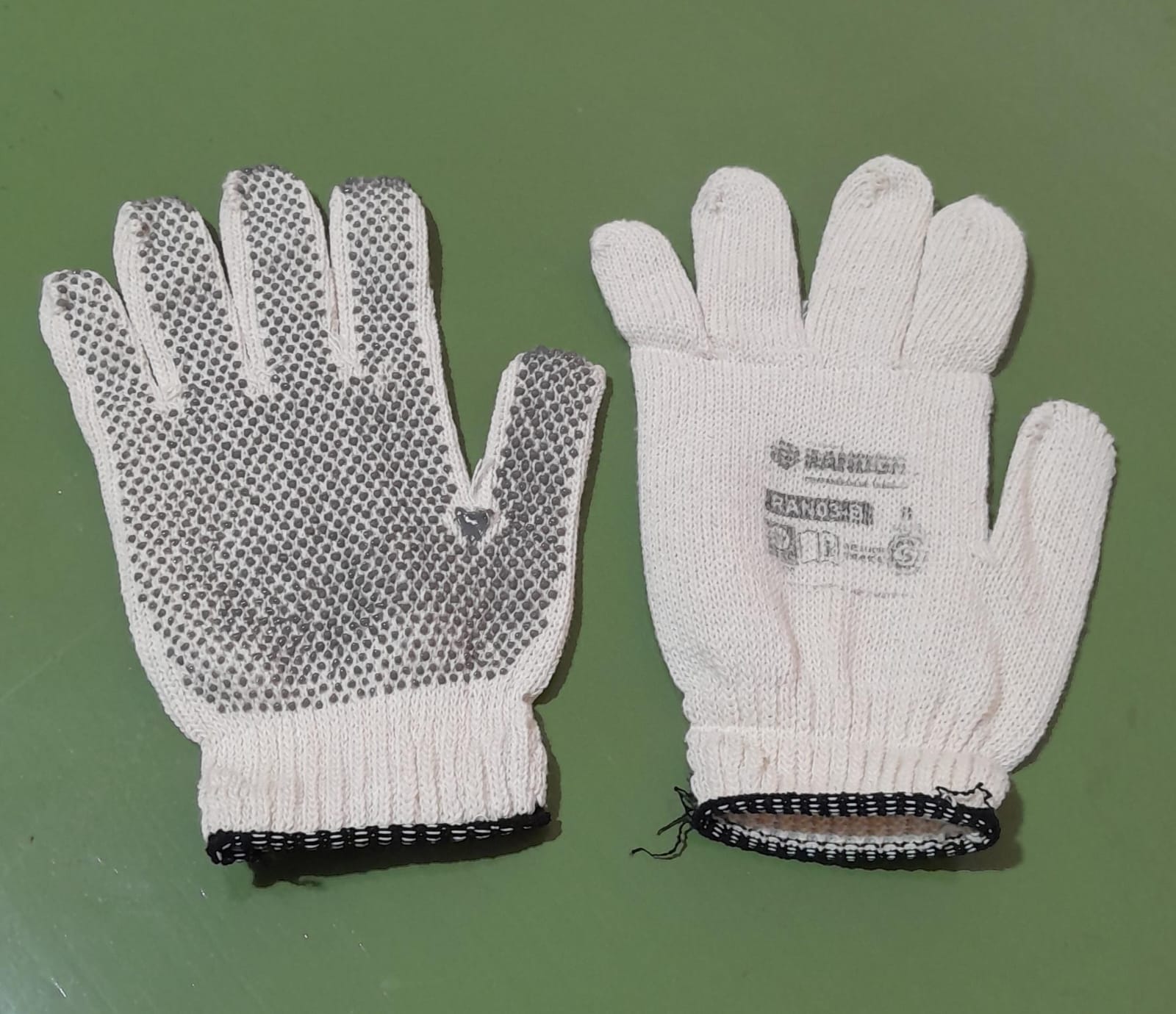 Guante Moteado Blanco y Negro(par)