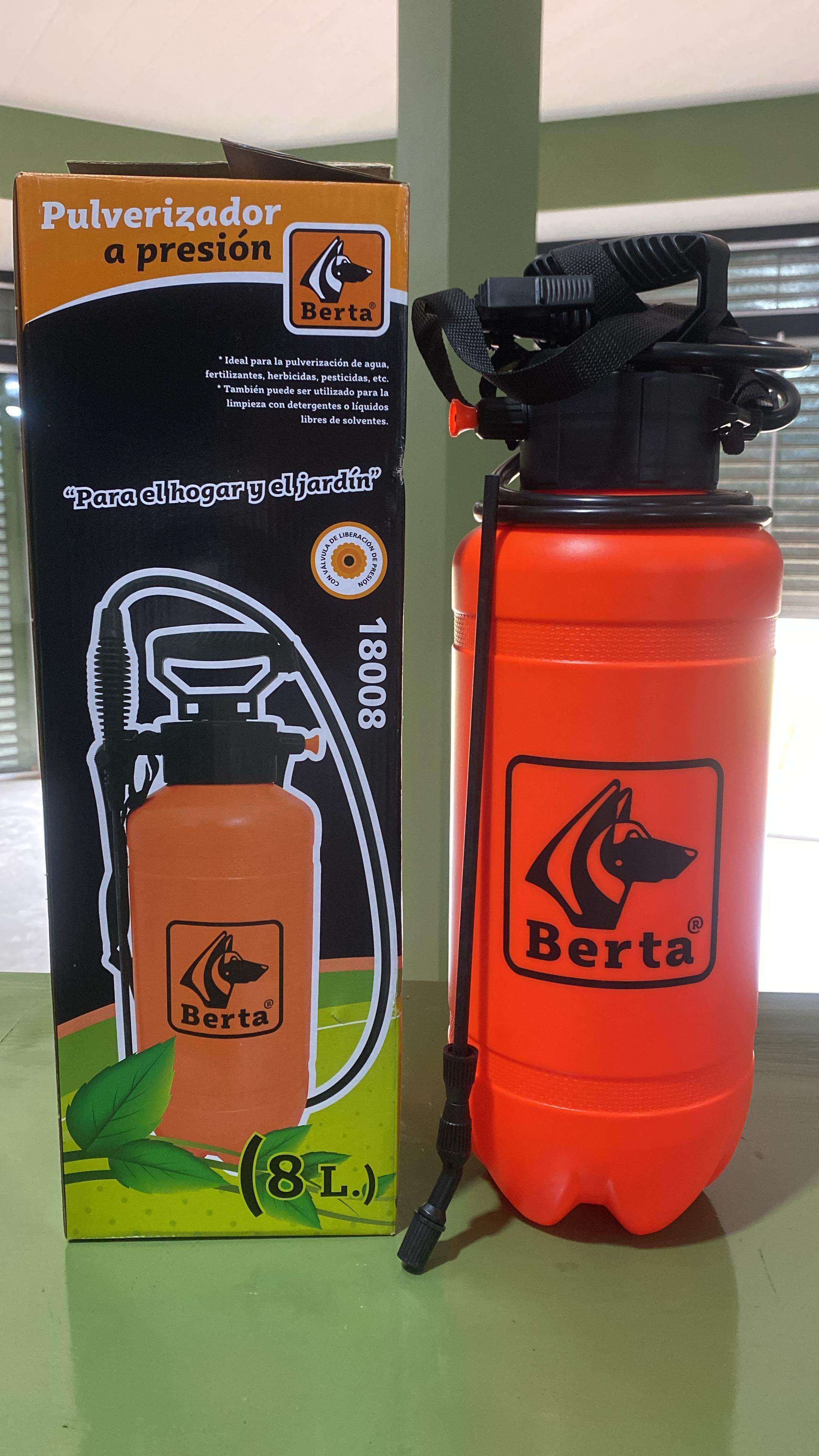 PULVERIZADOR CON LANZA 8L BERTA