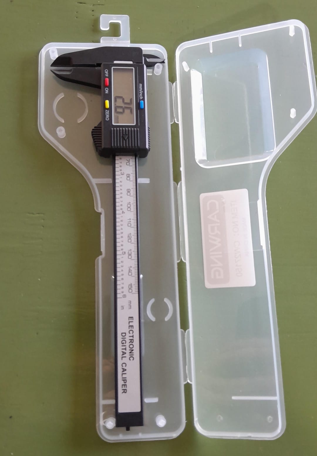 CALIBRE DIGITAL FIBRA DE CARBONO