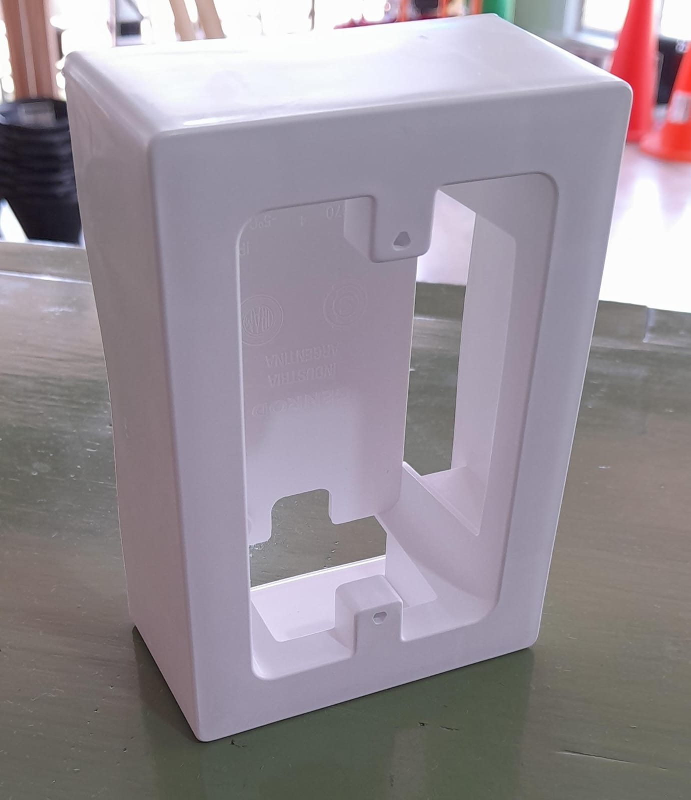 CAJA RECTANGULAR EXT.MONOBLOK BLANCA GENROD