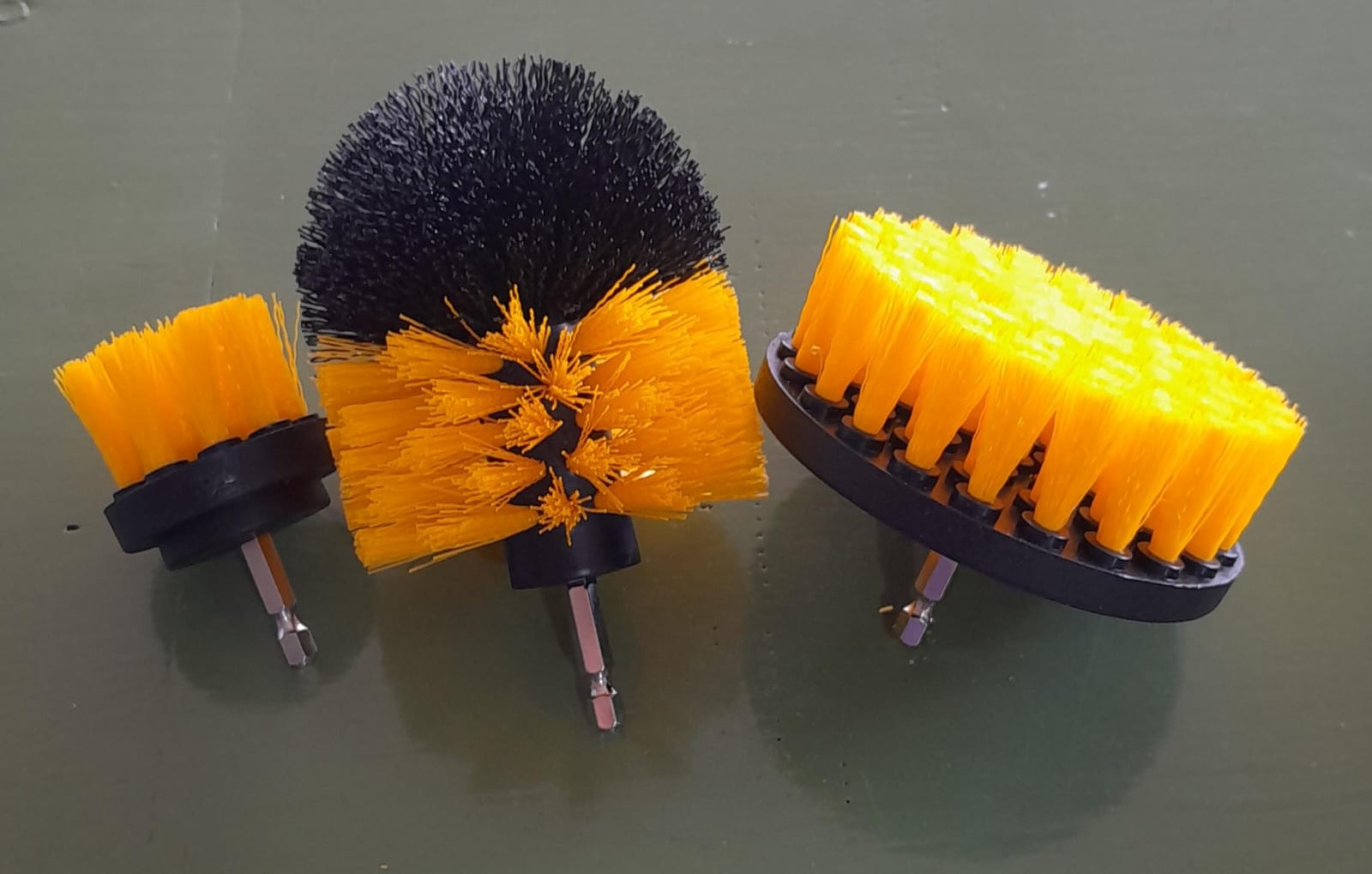 KIT 3 CEPILLOS PLASTICO P/TALADRO