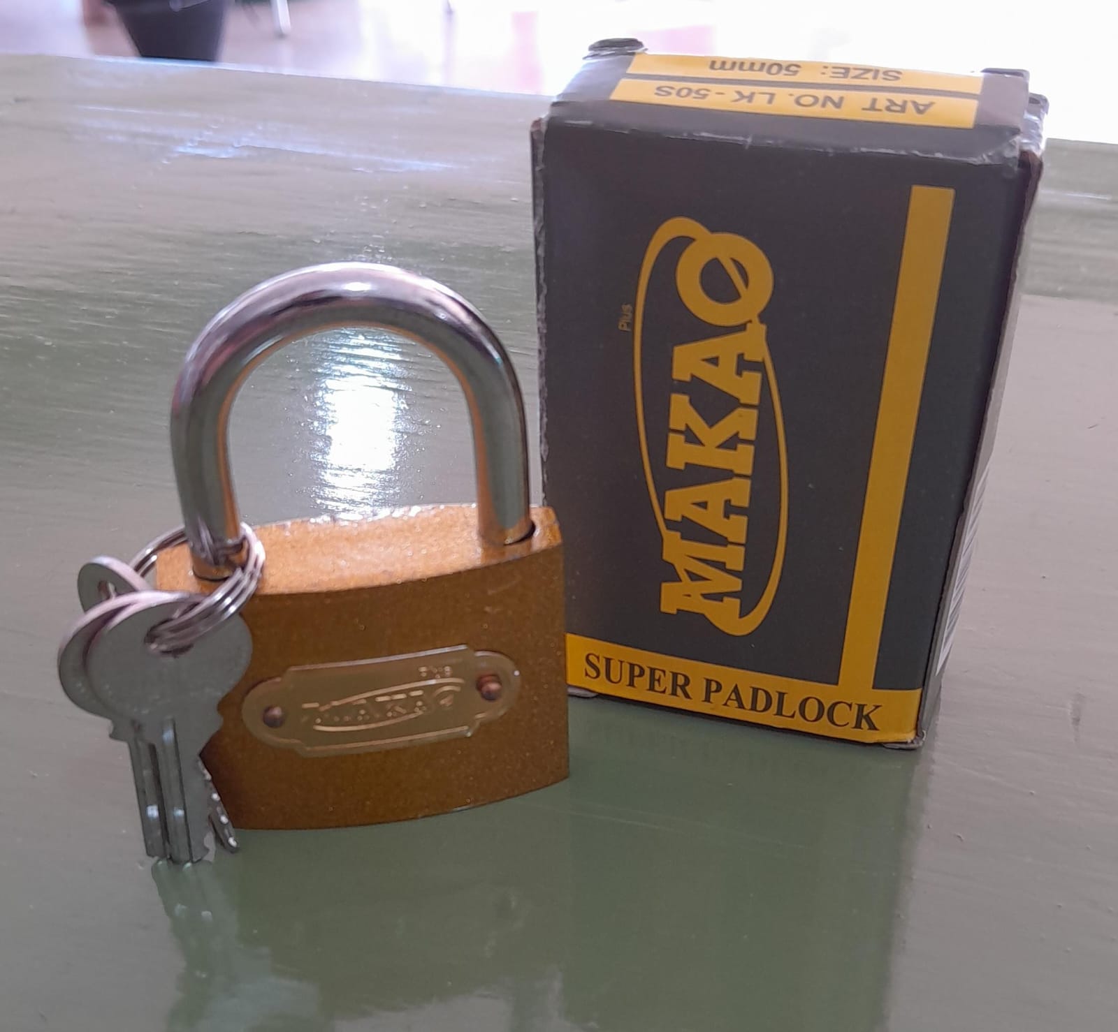 CANDADO DORADO MAKAO CORTO 38MM