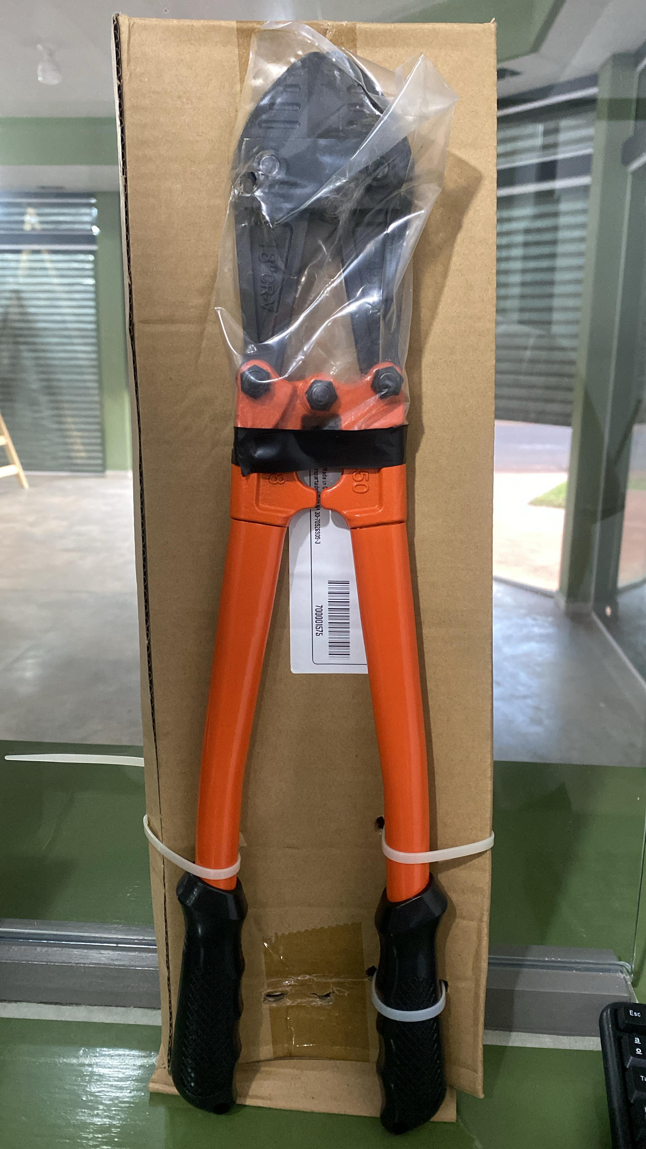 CORTA PERNOS  18" 350MM KITANA