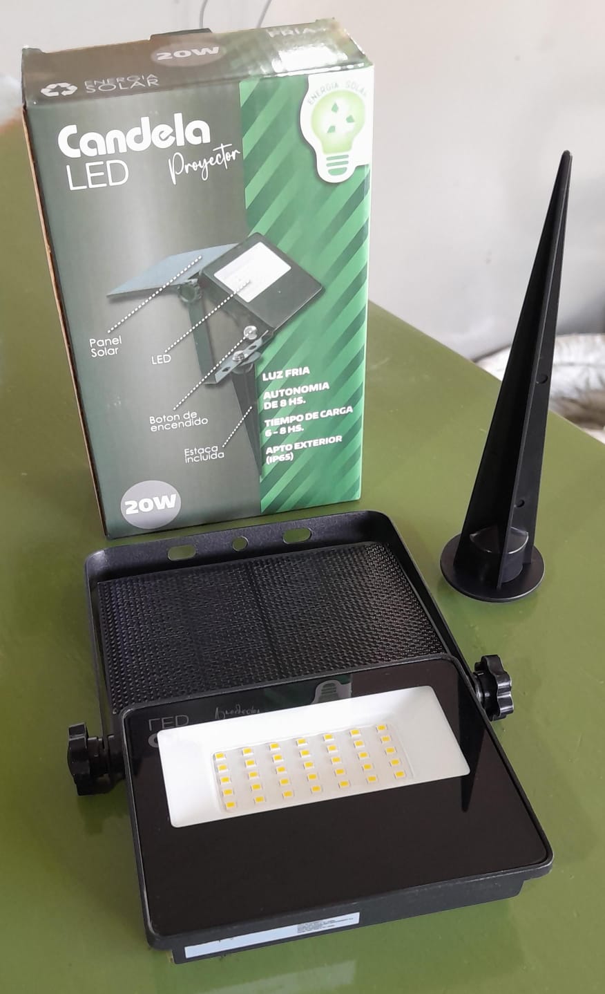 PROYECTOR SOLAR C/ESTACA 20W CANDELA