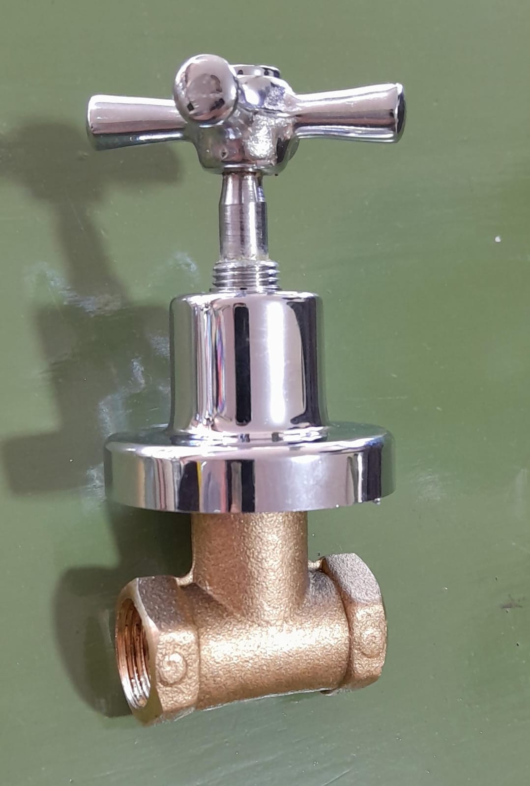 LLAVE PASO HIERRO C/CAMPANA H-H