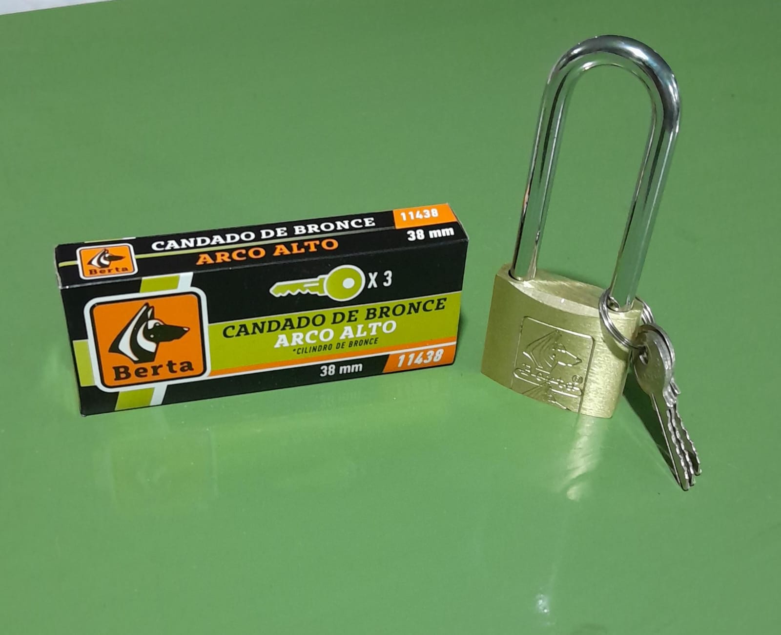 Candado Bronce 38mm Arco Alto BERTA