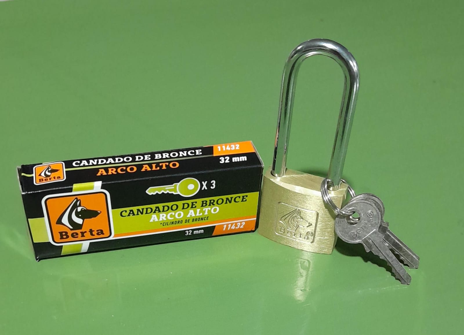 Candado Bronce 32mm Arco Alto BERTA