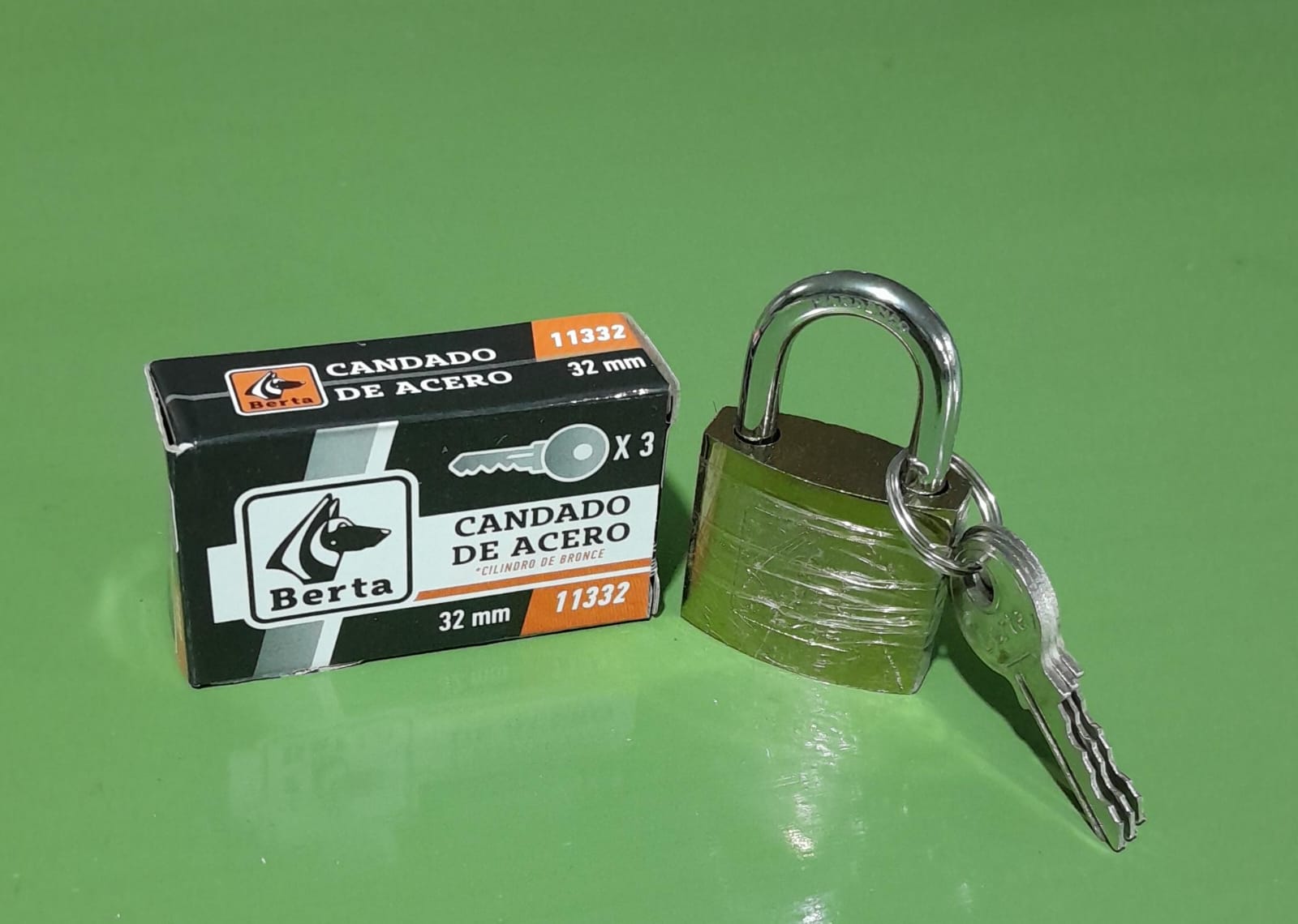 Candado Acero Cilindro de Bronce 32mm BERTA
