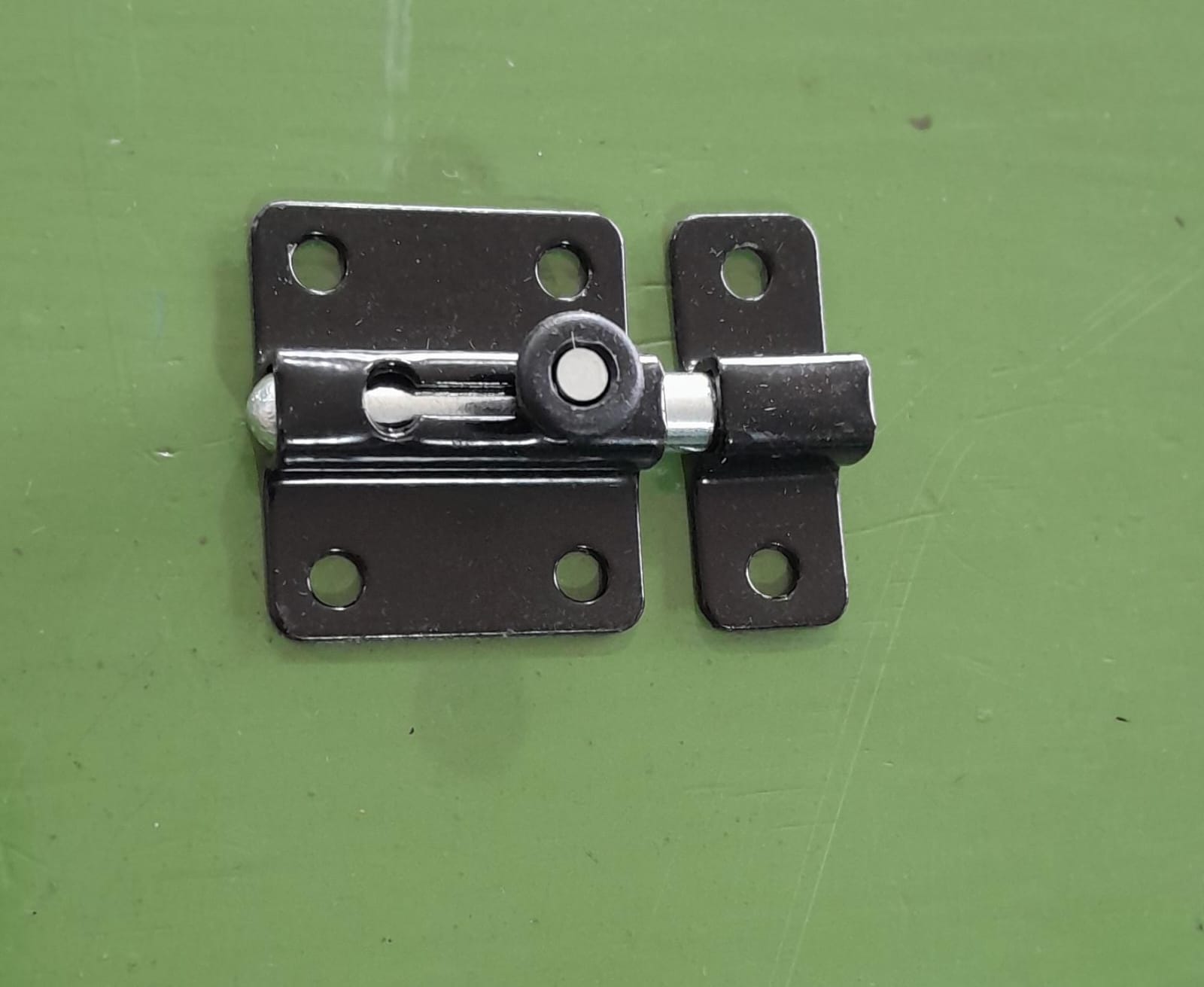 PASADOR TRABA RESORTE NEGRO SC 107 Nº1(35X35)