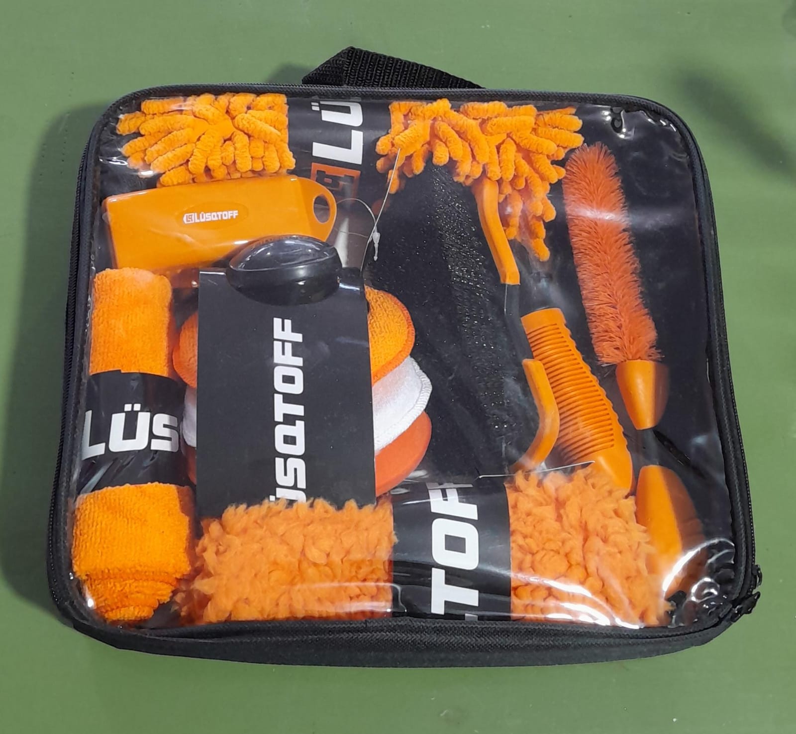 KIT LIMPIEZA P/AUTO LUSQTOFF