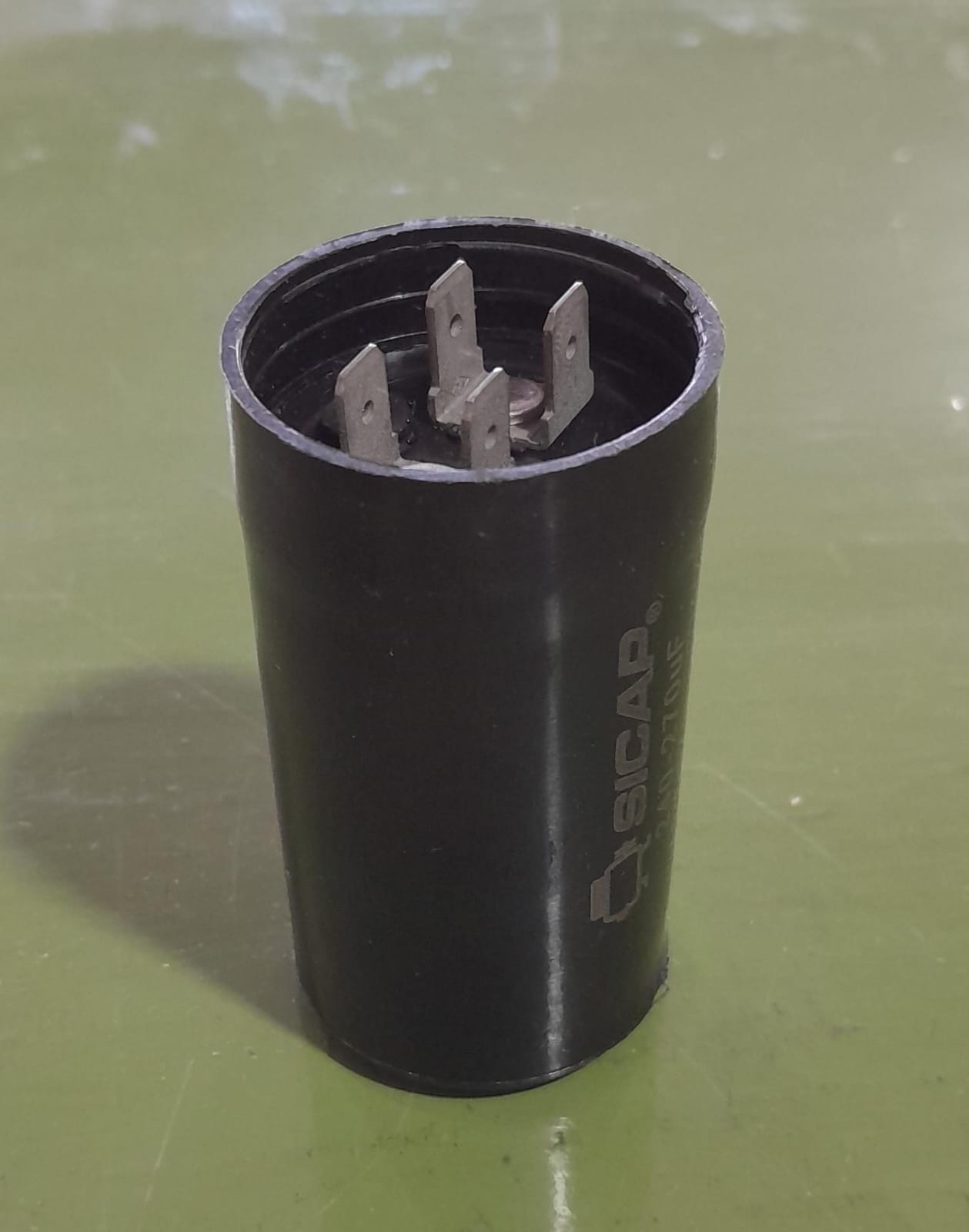 CAPACITOR ELECTROLITICO SICAP 210/240uF