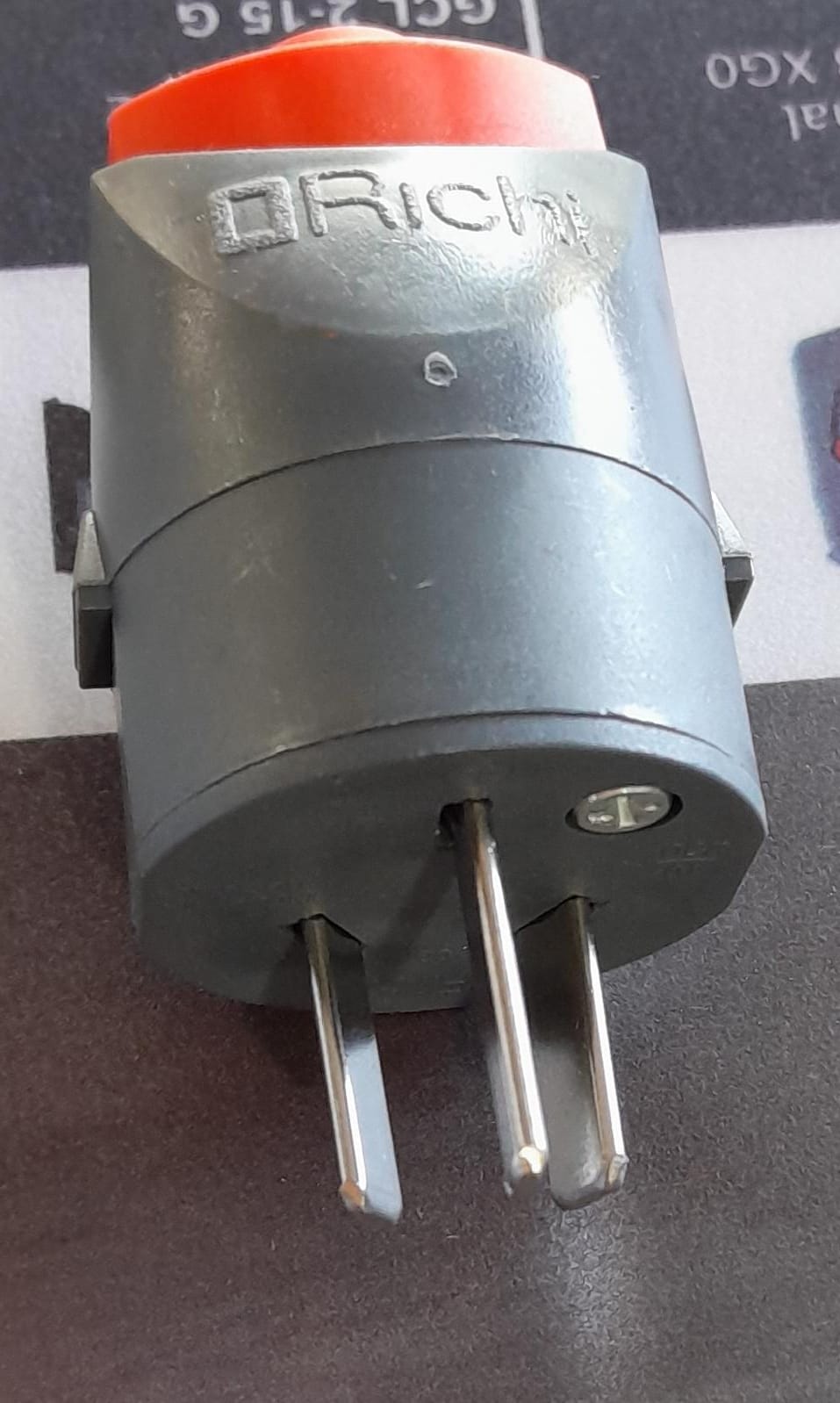 FICHA MACHO 10A REFORZADA RICHI