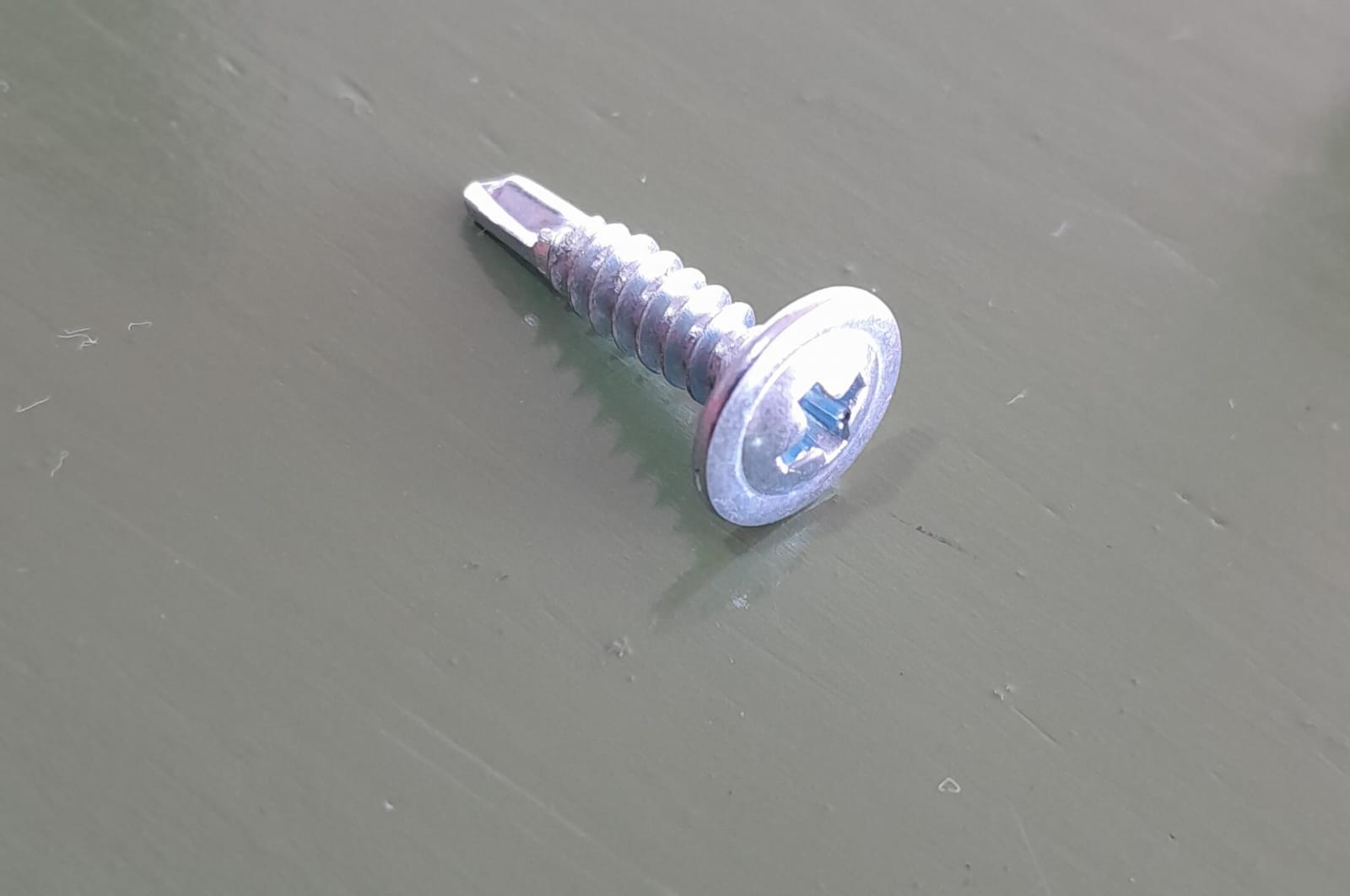 TORNILLO AUTOP. C/TANQUE P/MECHA 8X3/4 X UN