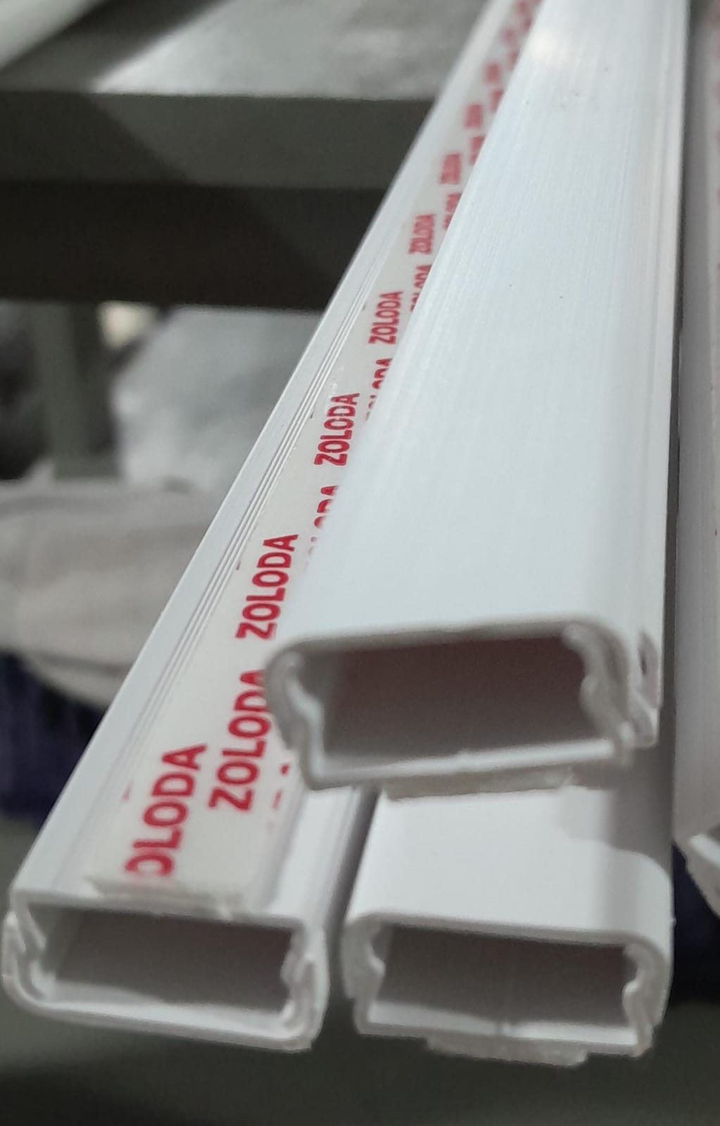 CABLECANAL C/ADHESIVO 20X10mm X 2MT