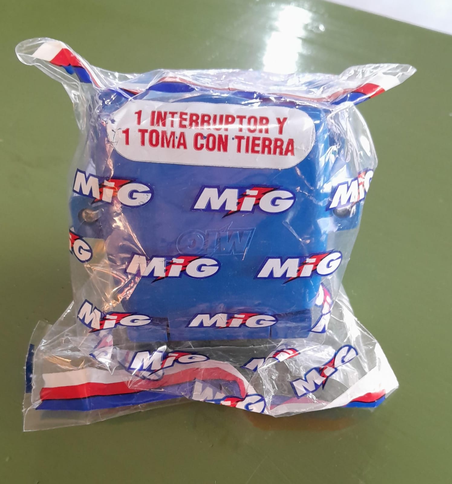 LLAVE 1 PTO. Y TOMA CAPSULADO MIG