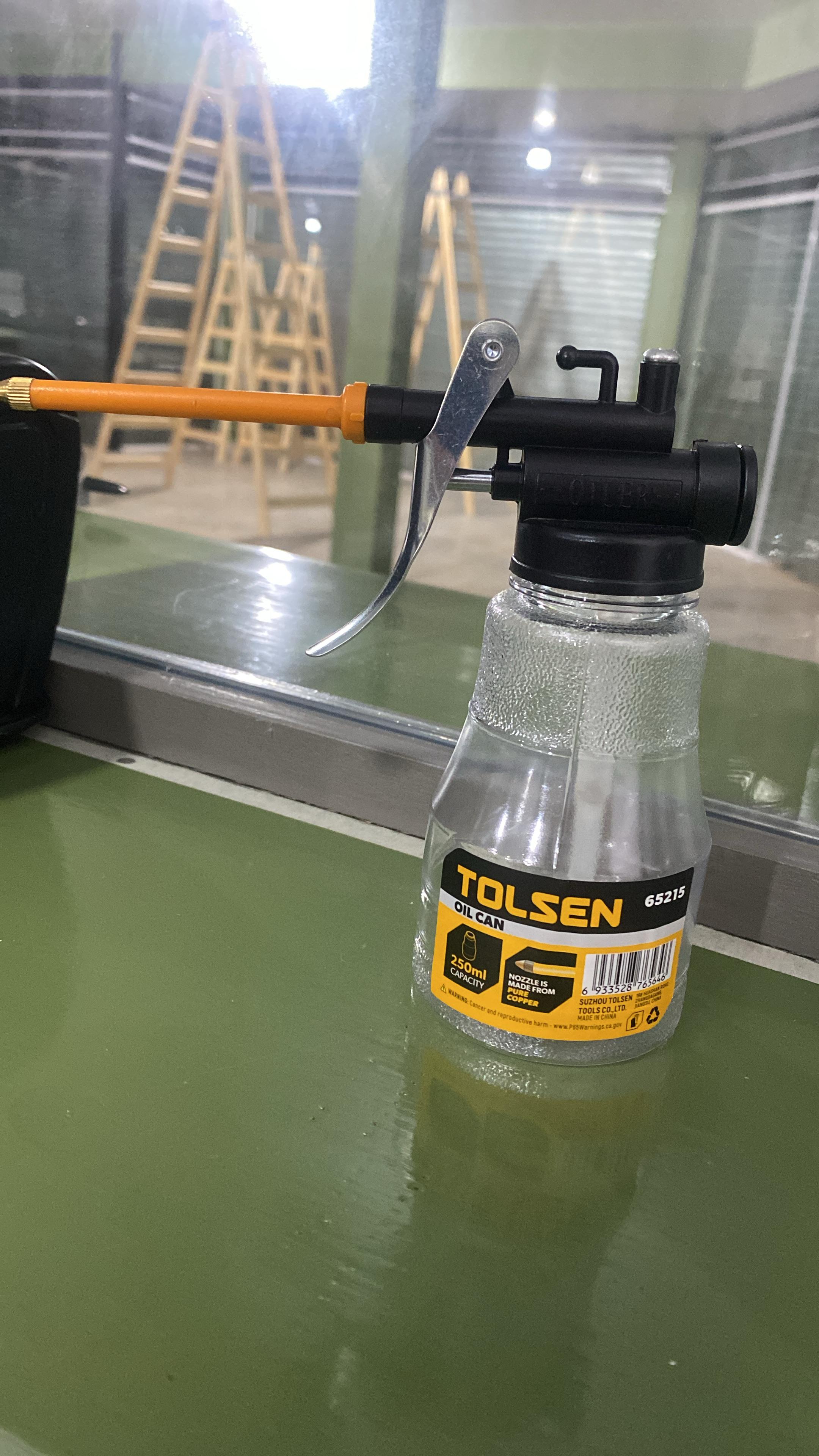 ACEITERA DE PLASTICO 250ML TOLSEN